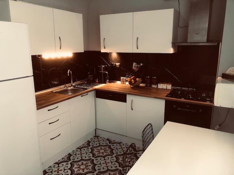 Appartamento Helios House Antalia Esterno foto